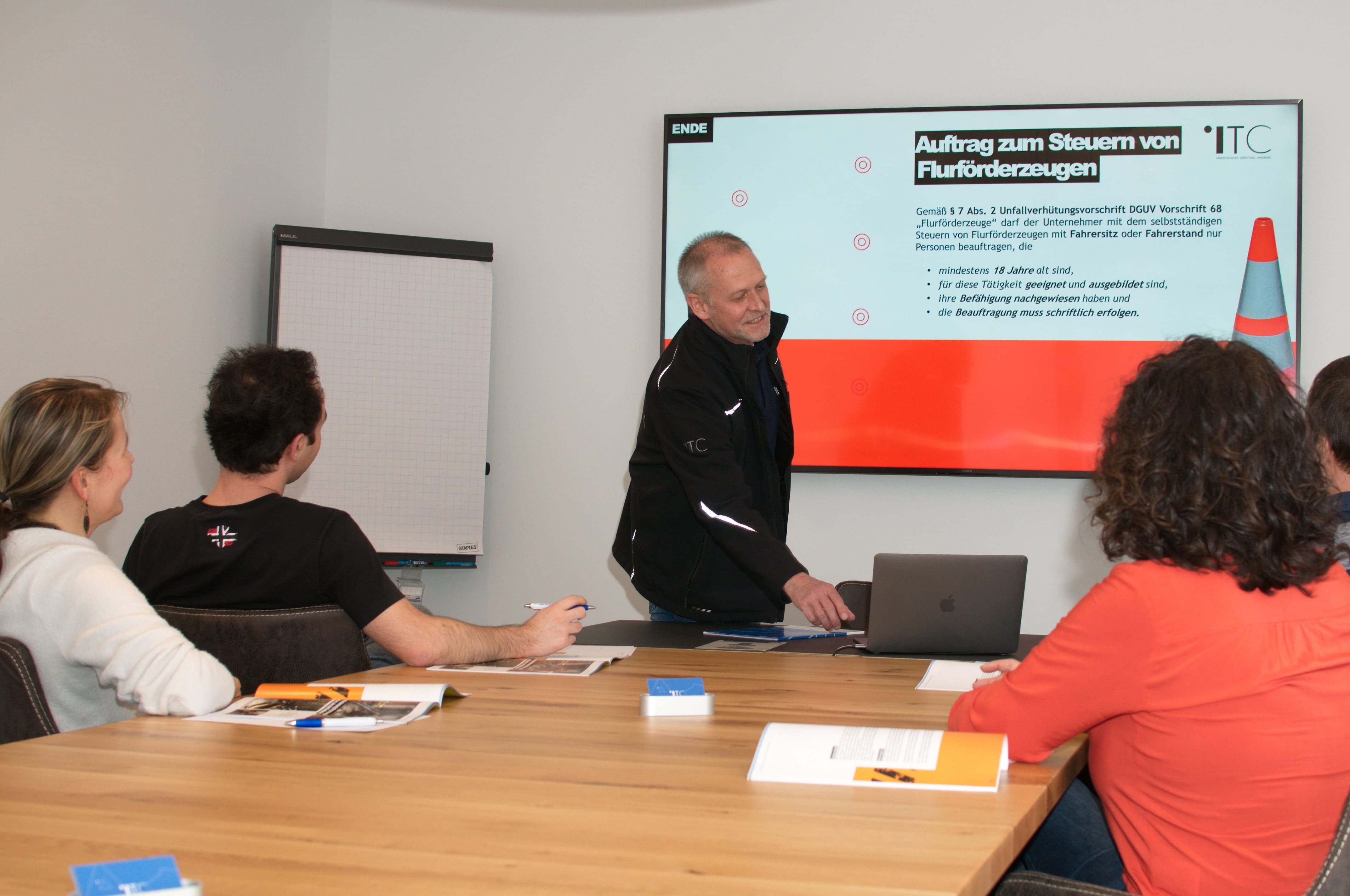 Bild Unterweisung Arbeitsschutz (E-Learning)