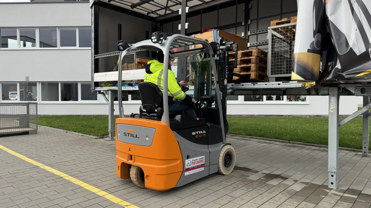Staplerschein machen und jährliche Unterweisung für Gabelstapler