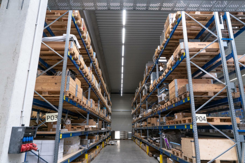 ITC Thema des Monats bild für 2025 September | Sicherer Umgang mit Regalen