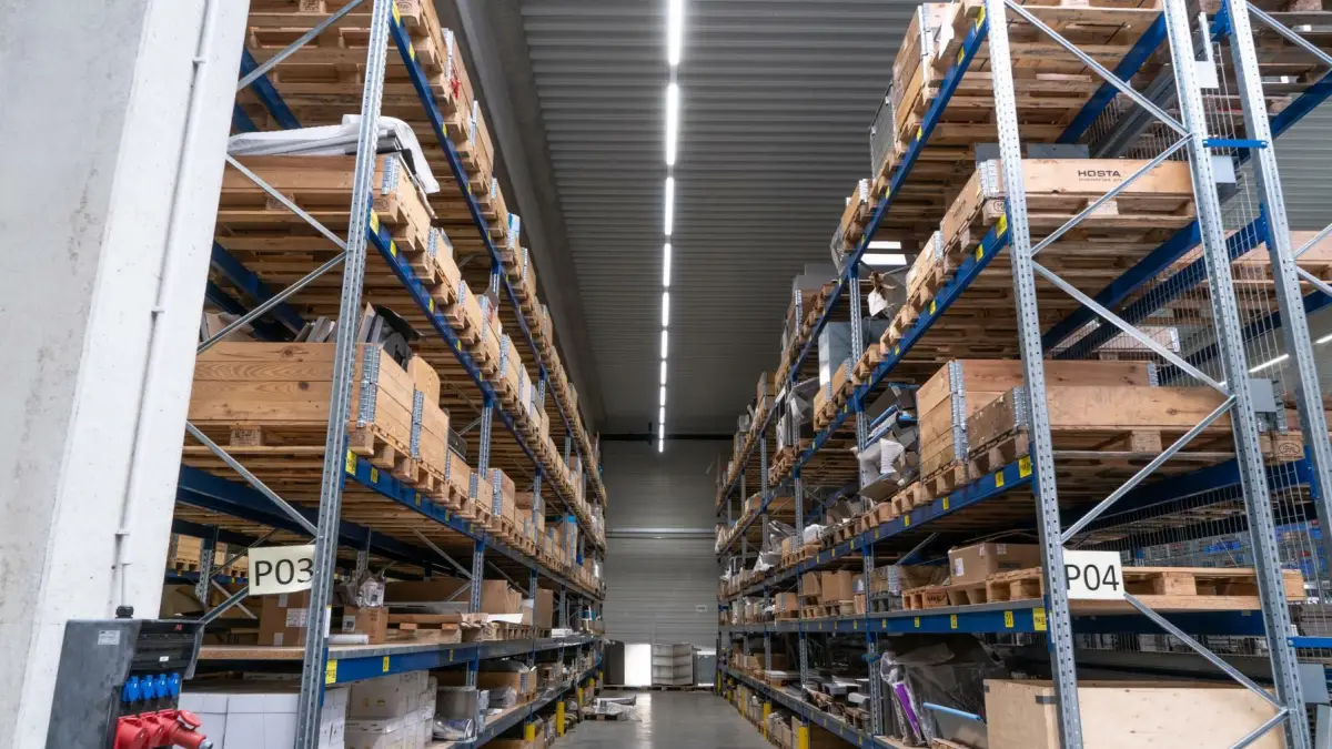 ITC Thema des Monats bild für 2025 September | Sicherer Umgang mit Regalen