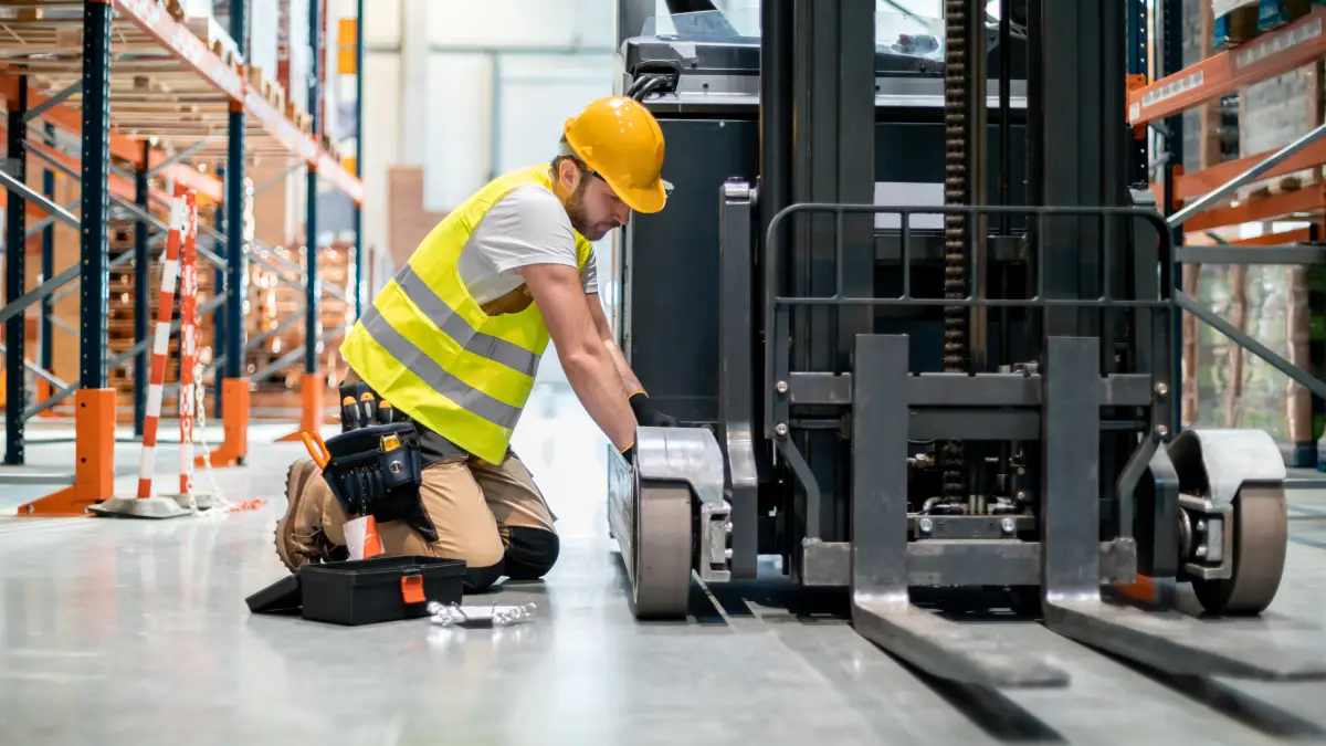 Ausbildung zur Prüfung von Flurförderzeugen – nach DGUV & TRBS