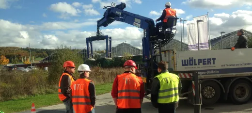 Bild zu  Schriftliche Beauftragung zum Lkw-Ladekranführer